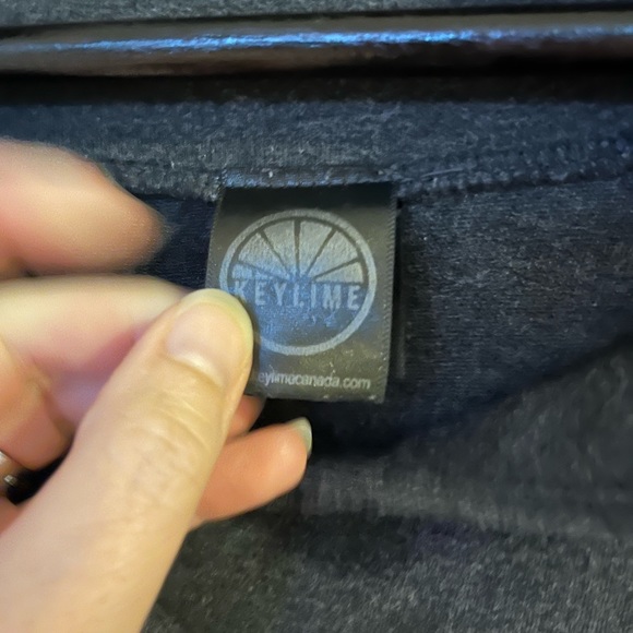 Size xxl but fits xl Key Lime Active Wear sweater wrap - Picture 3 of 6